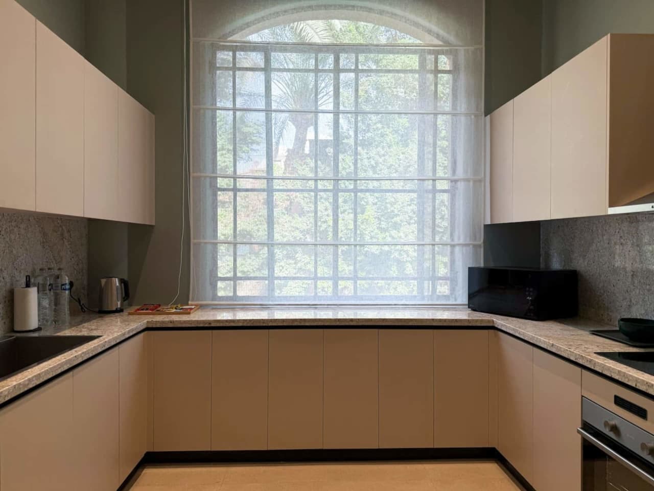 Homey 2BR Apartment in Maadi Pool & Garden View — Cairo
