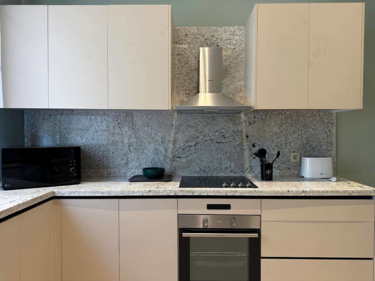 Homey 2BR Apartment in Maadi Pool & Garden View — Cairo