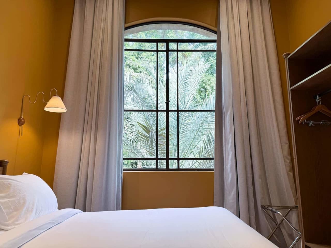 Homey 2BR Apartment in Maadi Pool & Garden View — Cairo