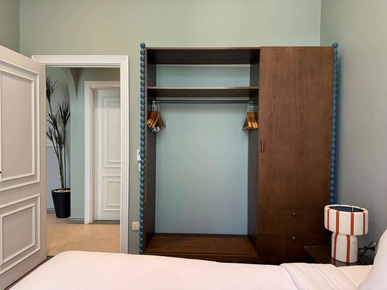 Homey 2BR Apartment in Maadi Pool & Garden View — Cairo
