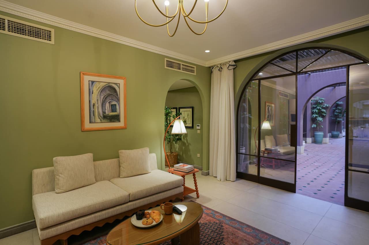 Homey Studio in Maadi Pool & Terrace Access — Cairo