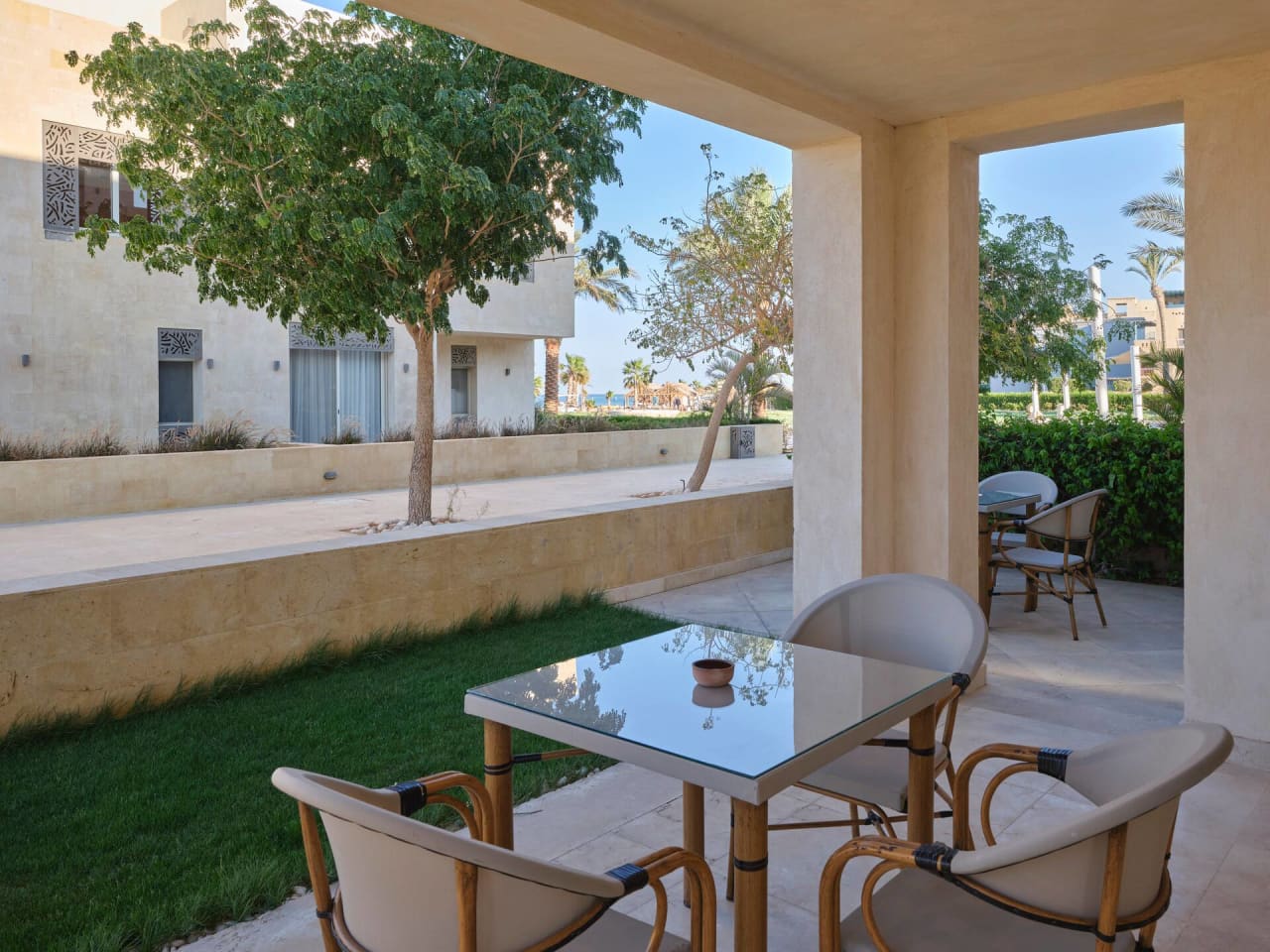 Private 5 master BR Villa with pool & beach access — Hurghada