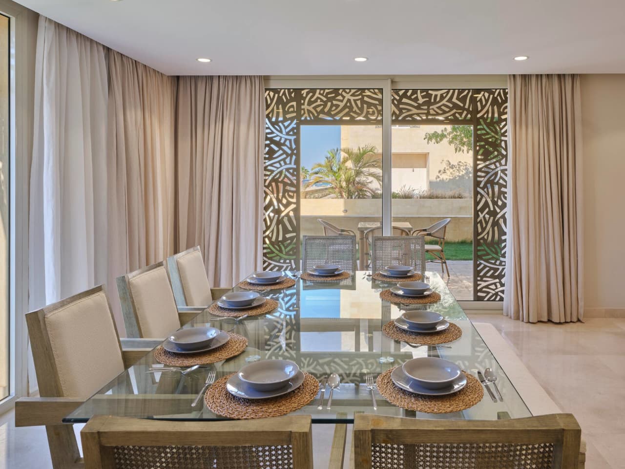 Private 5 master BR Villa with pool & beach access — Hurghada