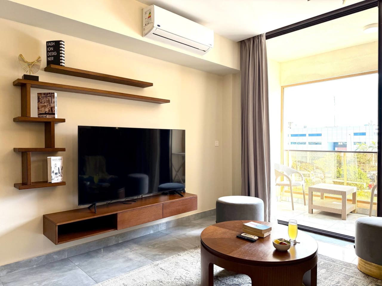 Modern 2BR in New Cairo with Balcony & gym access — First New Cairo Qism