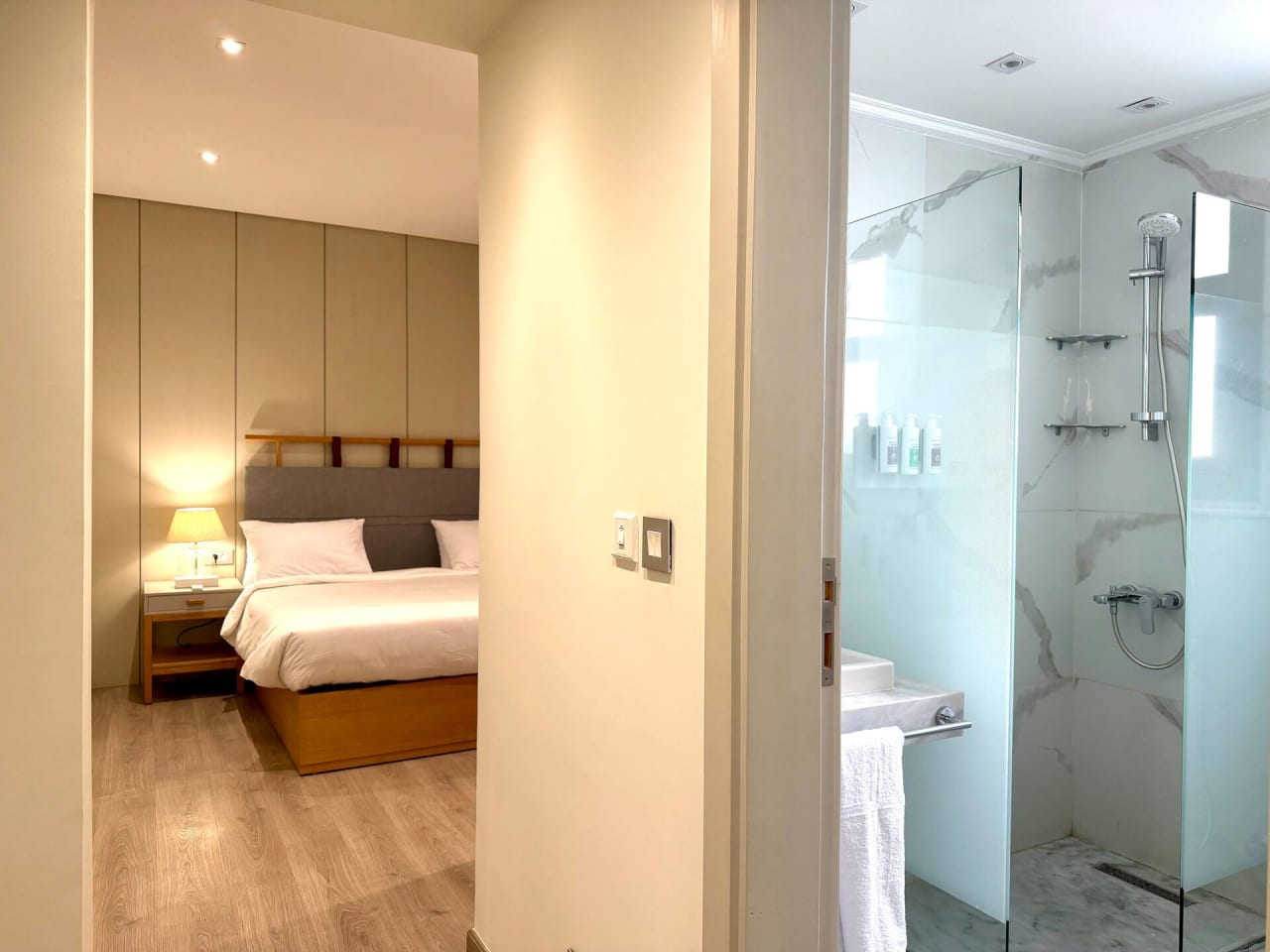 Modern 2BR in New Cairo with Balcony & gym access — First New Cairo Qism