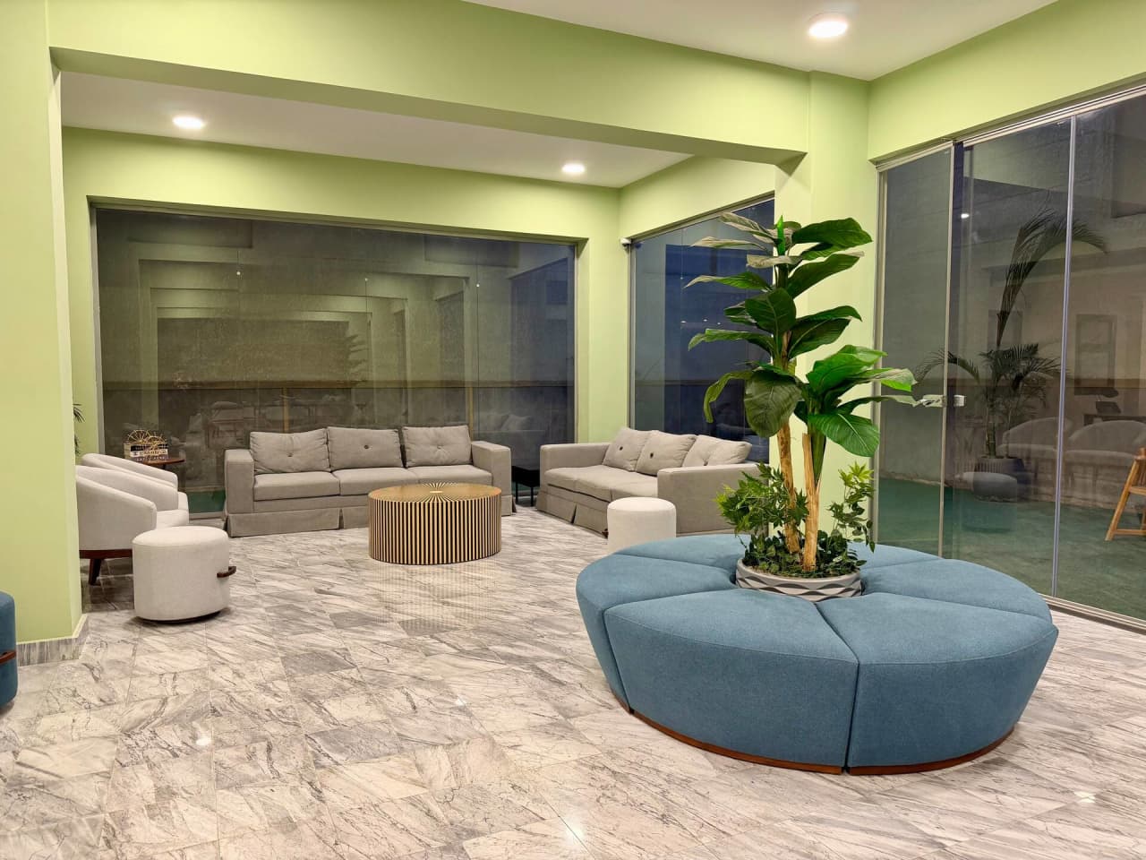 Modern 2BR in New Cairo with Balcony & gym access — First New Cairo Qism