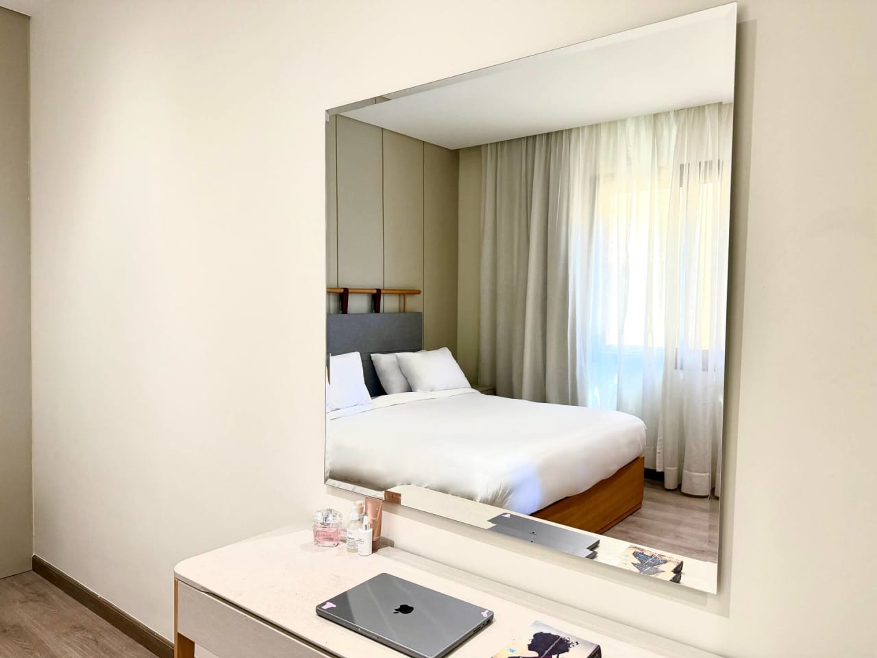 Modern 2BR in New Cairo with Balcony & gym access — First New Cairo Qism