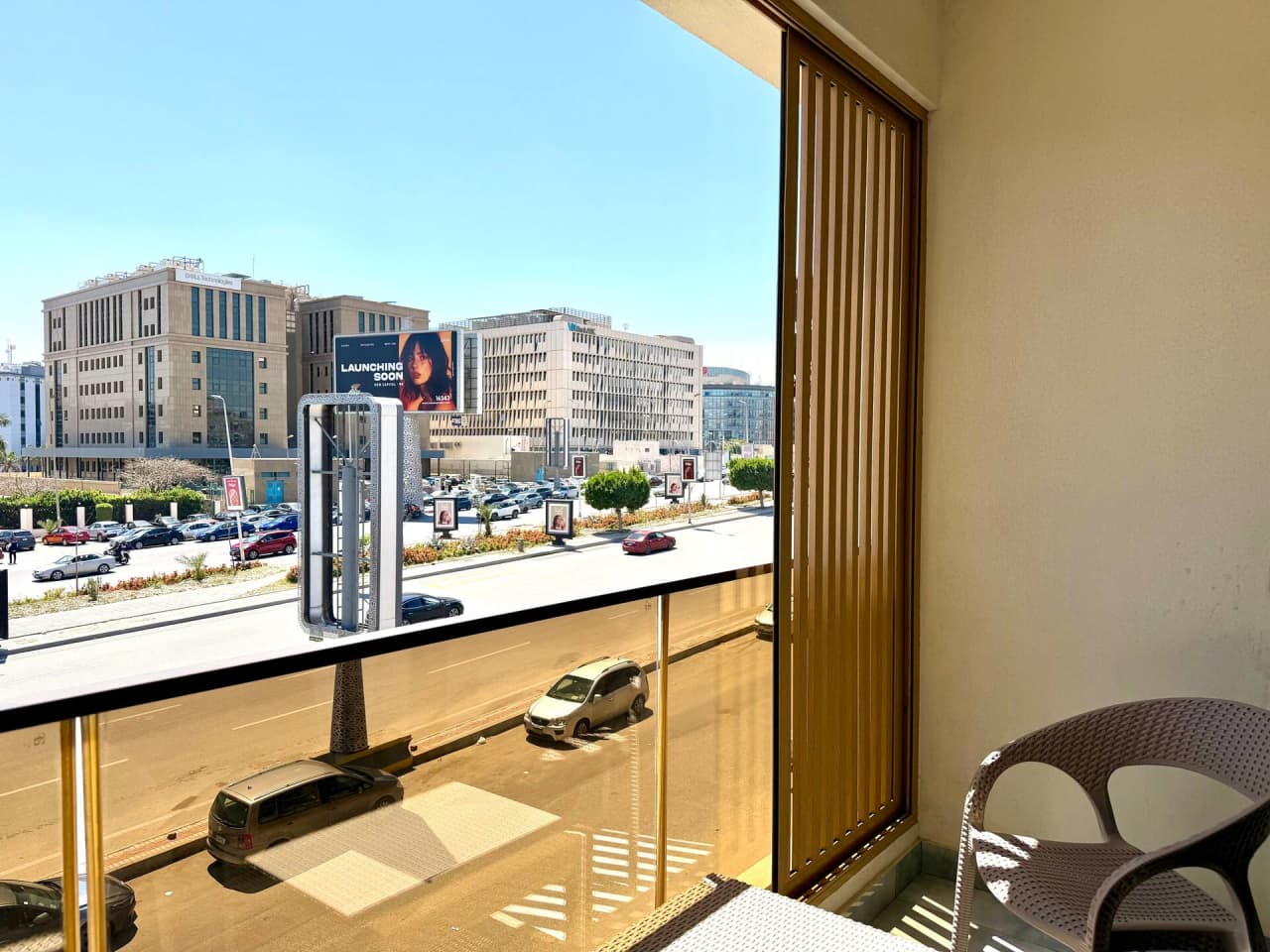 Modern 2BR in New Cairo with Balcony & gym access — First New Cairo Qism