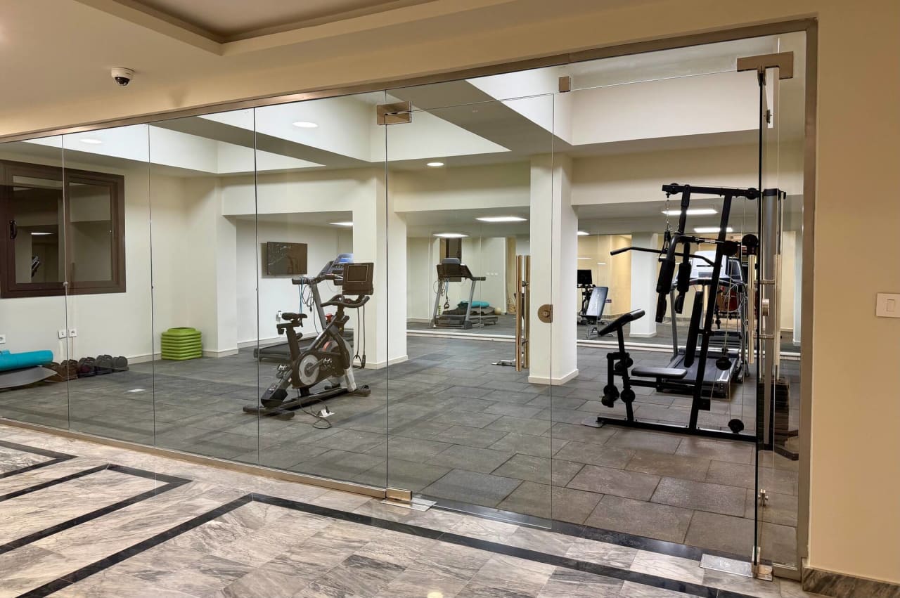Modern 2BR in New Cairo with Balcony & gym access — First New Cairo Qism