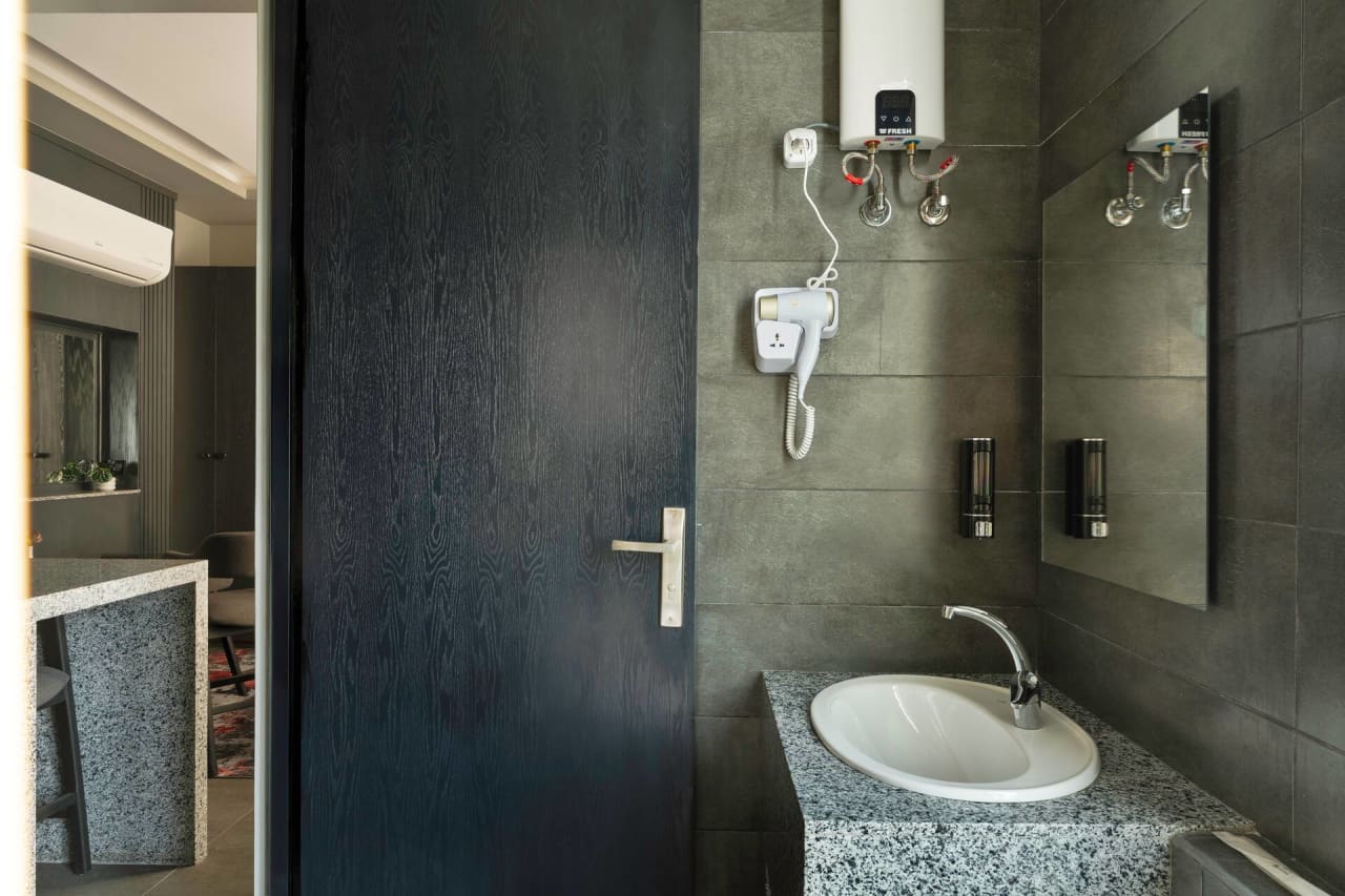 Modern Studio in New Cairo with roof access — First New Cairo Qism