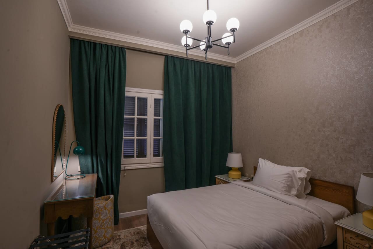 Homey 2BR Apartment with Balcony & Pool Access — Cairo