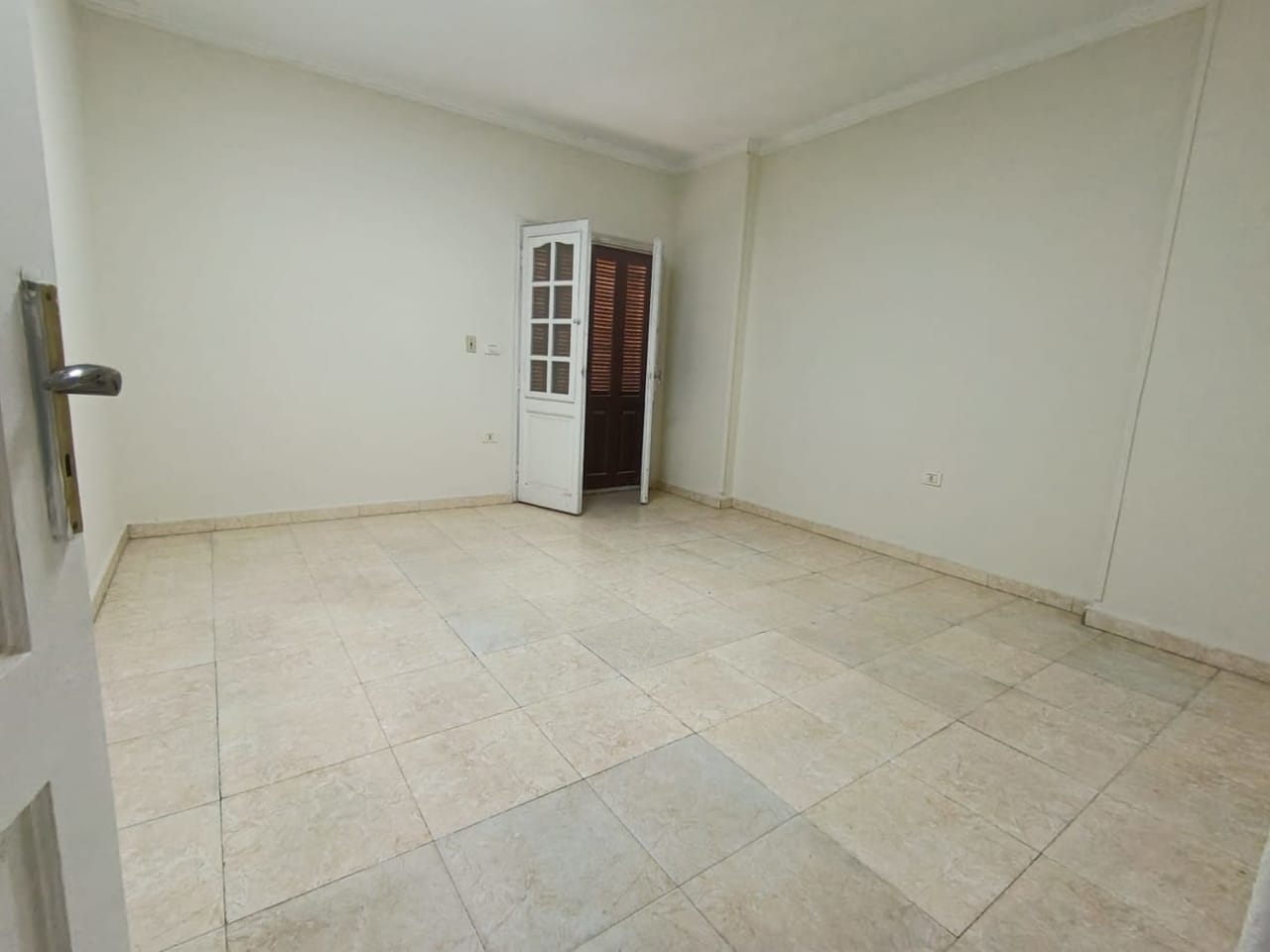 3 bedroom Office for rent in Ring Road , Cairo - Image 5