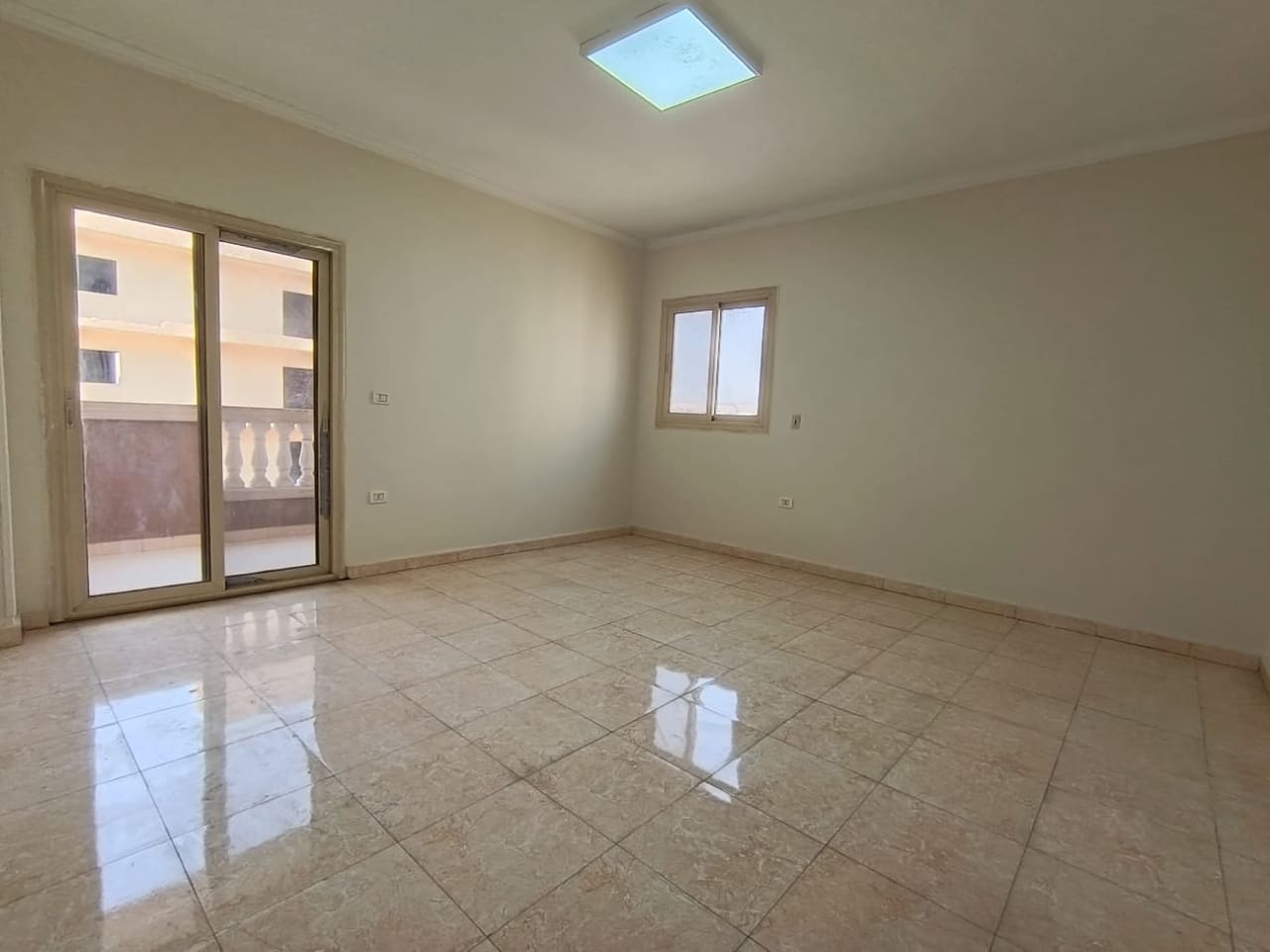 3 bedroom Office for rent in Ring Road , Cairo - Image 8