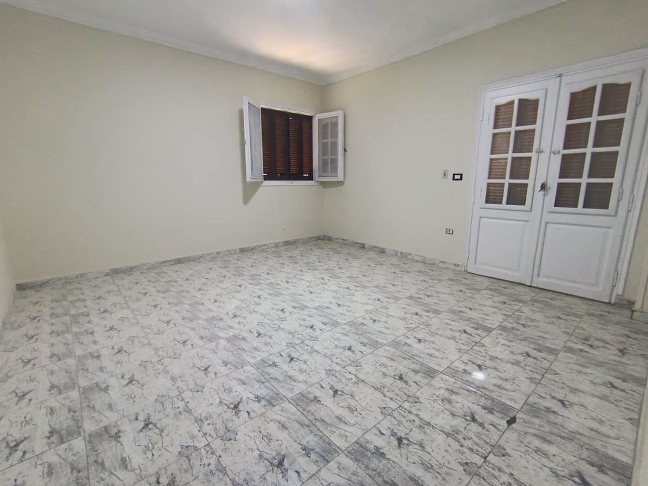 3 bedroom Office for rent in Ring Road , Cairo - Image 5