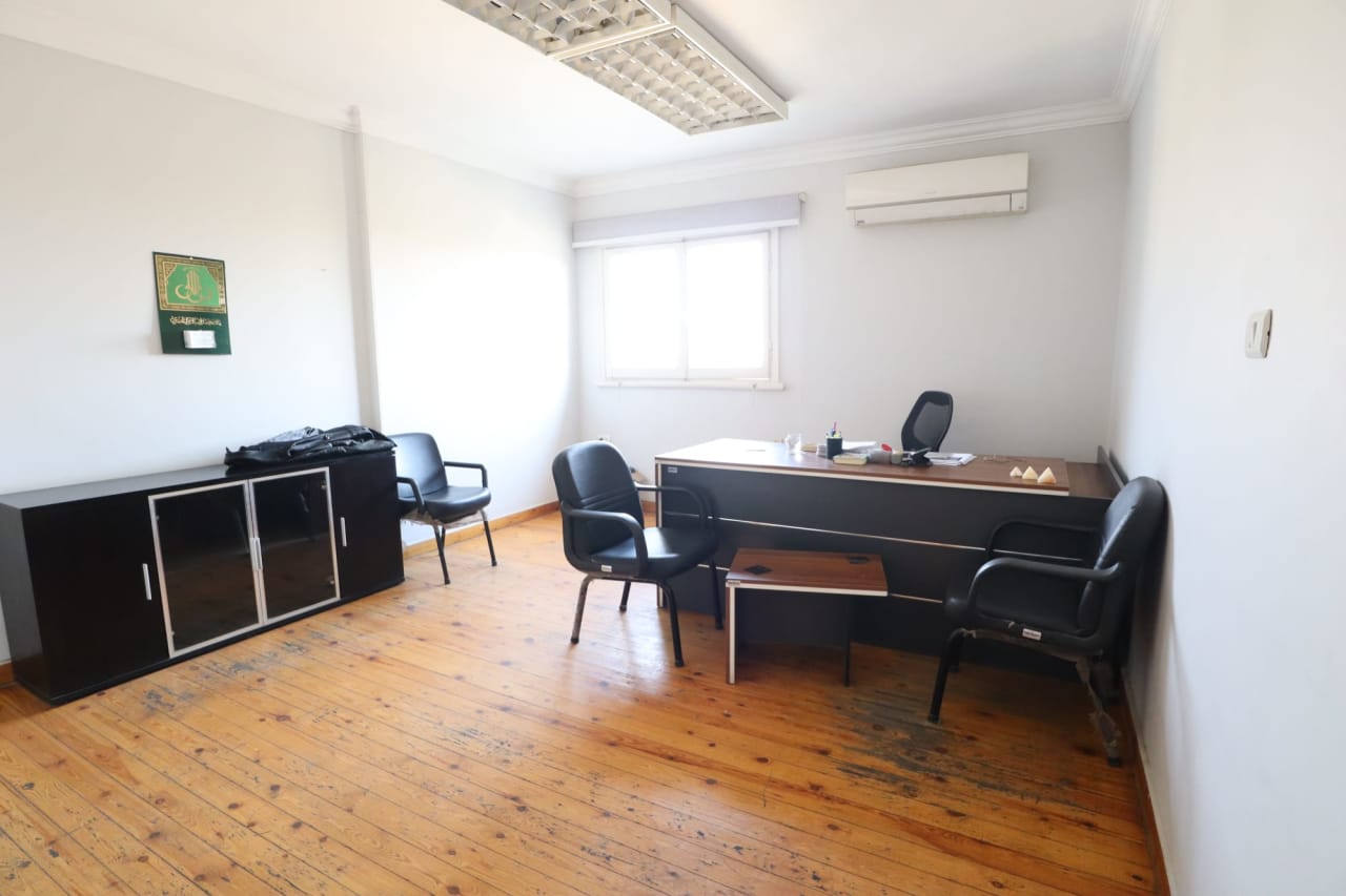 4 bedroom Office for rent in Sarayat , Maadi - Image 4