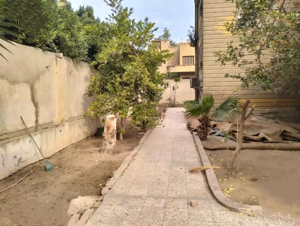 8 bedroom Villa for sale in Sarayat , Cairo - Image 3