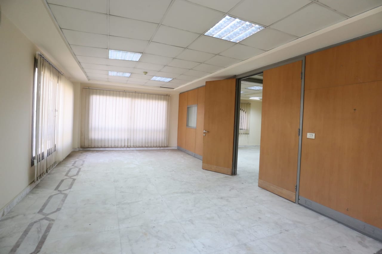 6 bedroom Office for rent in Sarayat , Maadi - Image 4