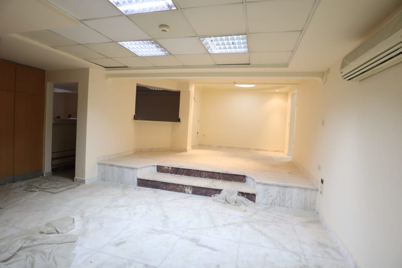 6 bedroom Office for rent in Sarayat , Maadi - Image 7