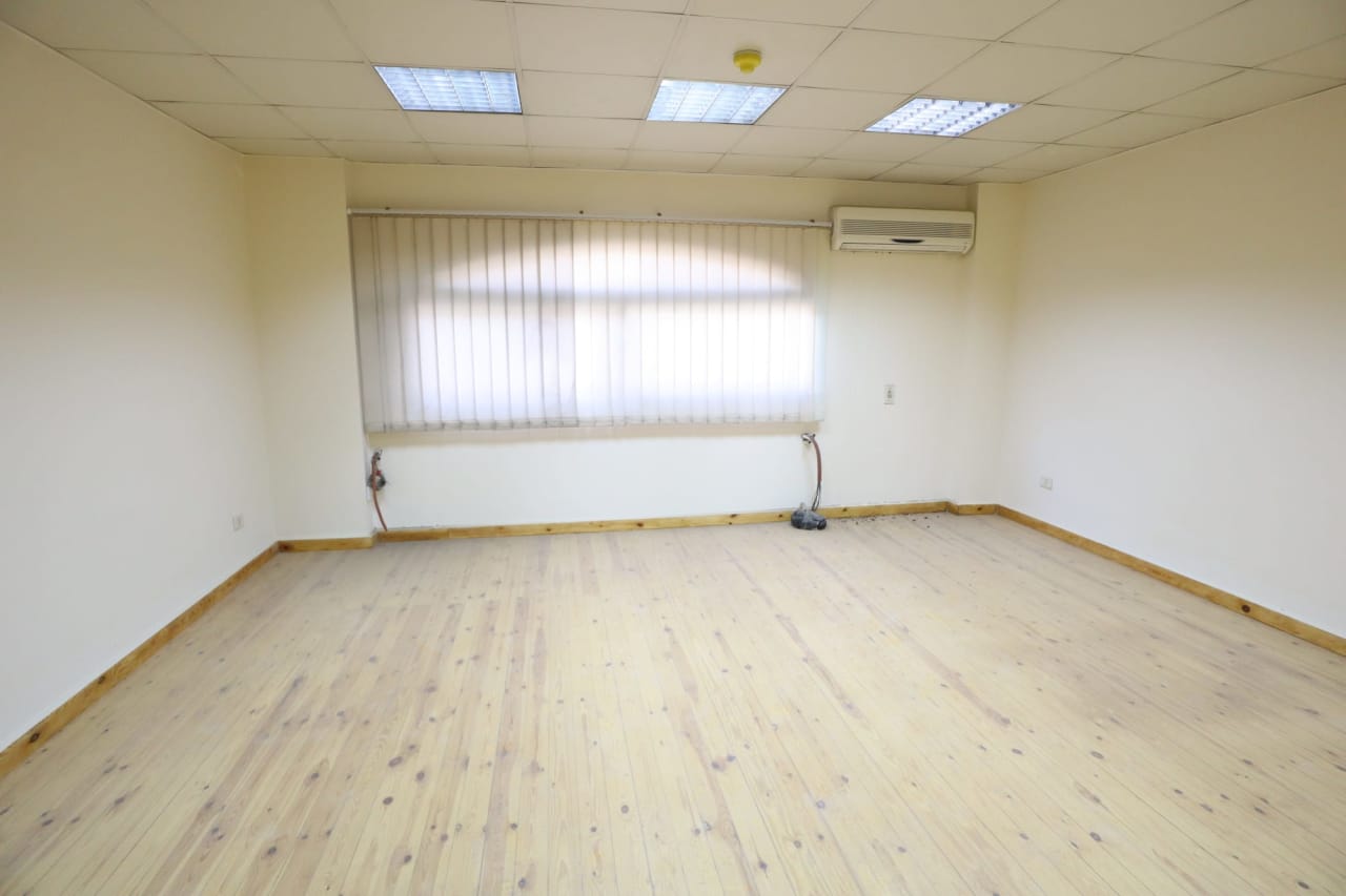 6 bedroom Office for rent in Sarayat , Maadi - Image 18