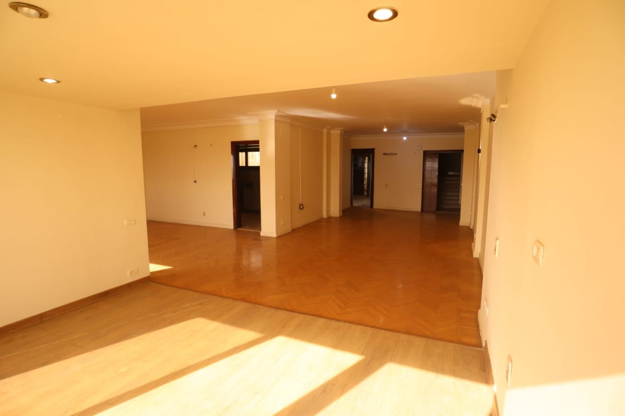 3 bedroom Apartment for rent in Cornish , Cairo - Image 2