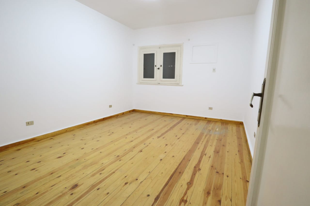 4 bedroom Office for rent in Degla , Maadi - Image 5