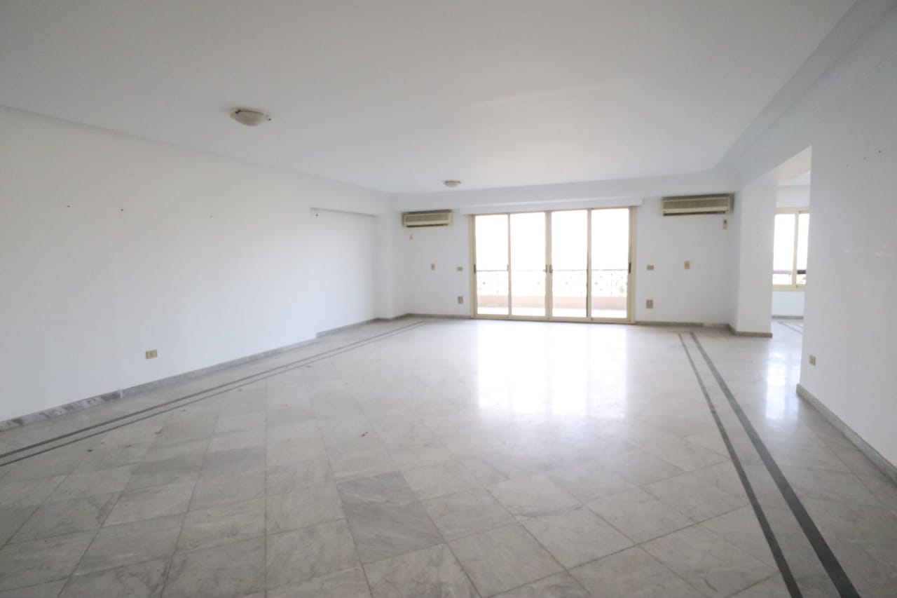 4 bedroom Apartment for sale in Canal