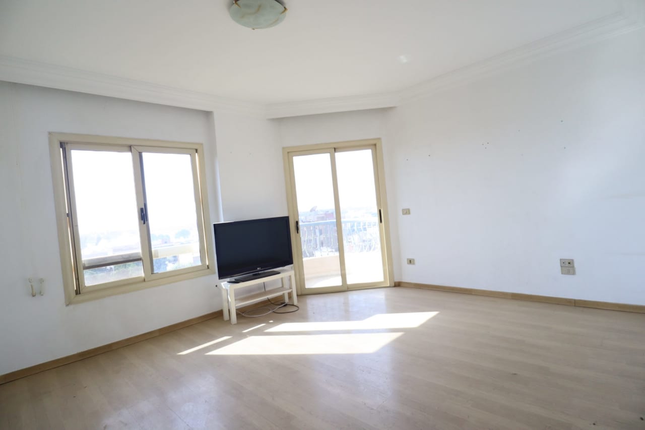 4 bedroom Apartment for sale in Sarayat , Cairo - Image 3