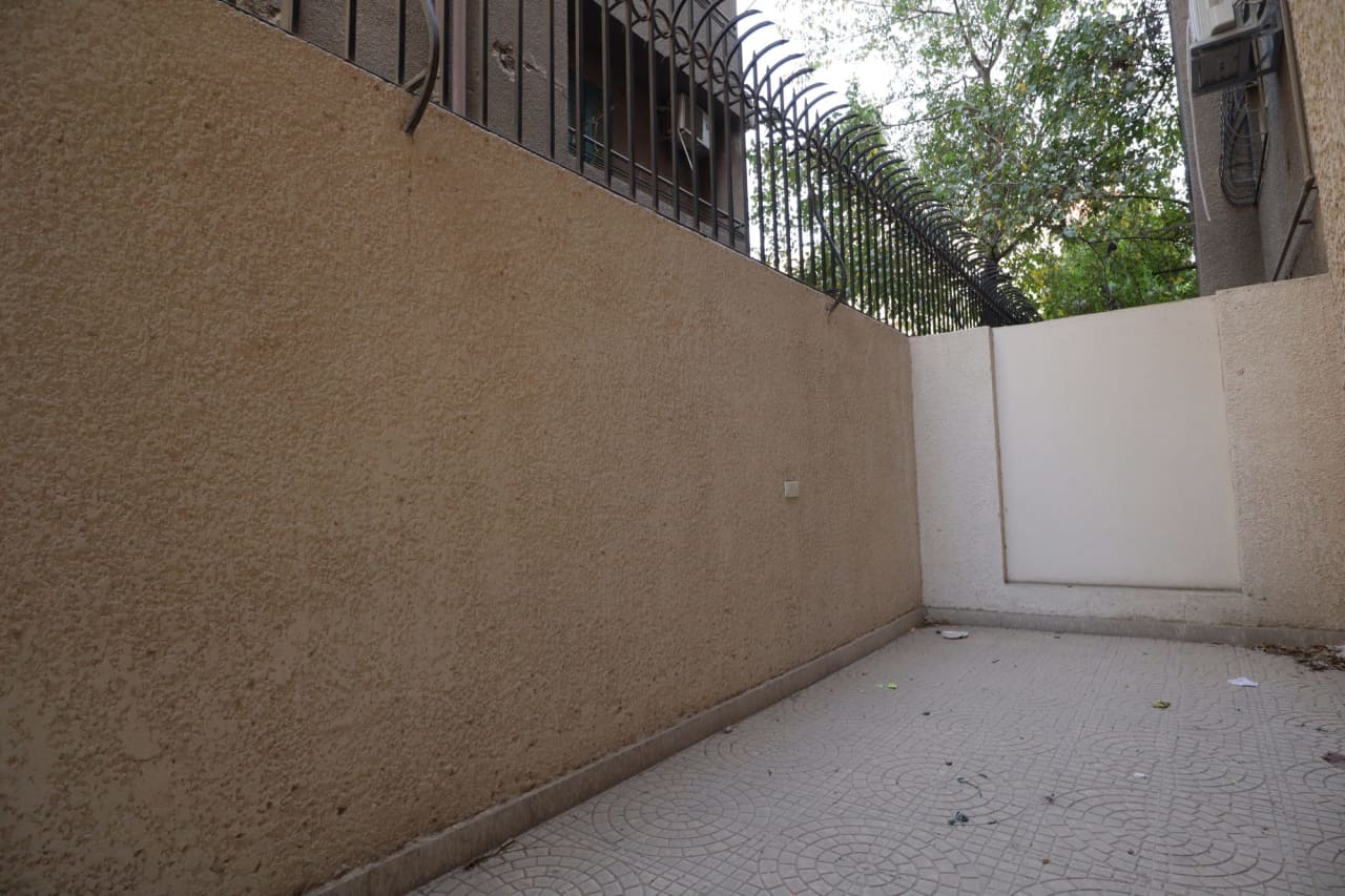 3 bedroom Office for rent in Sarayat , Cairo - Image 8