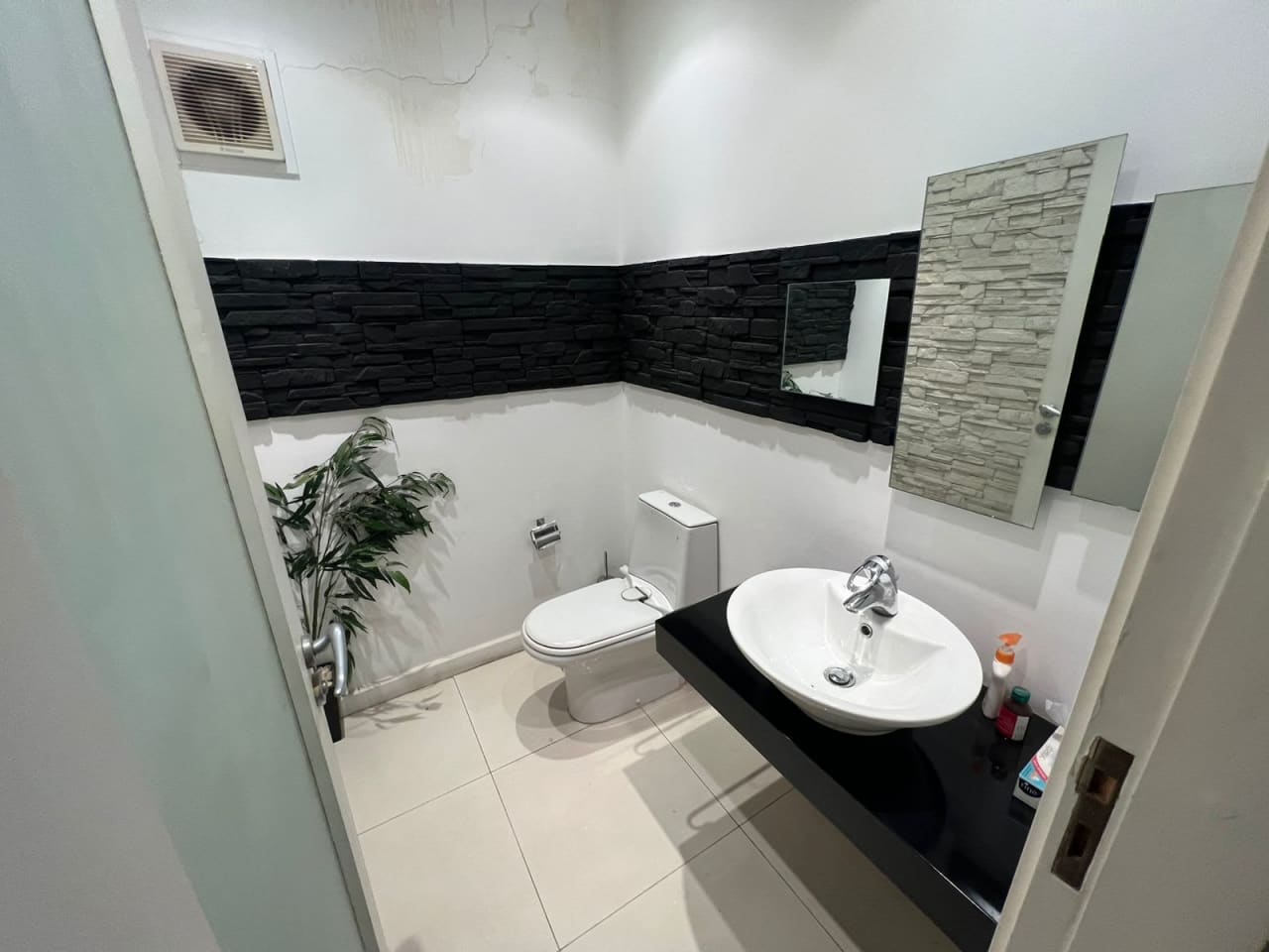 1 bedroom Office for rent in Northern Zamalek , Northern Zamalek - Image 11