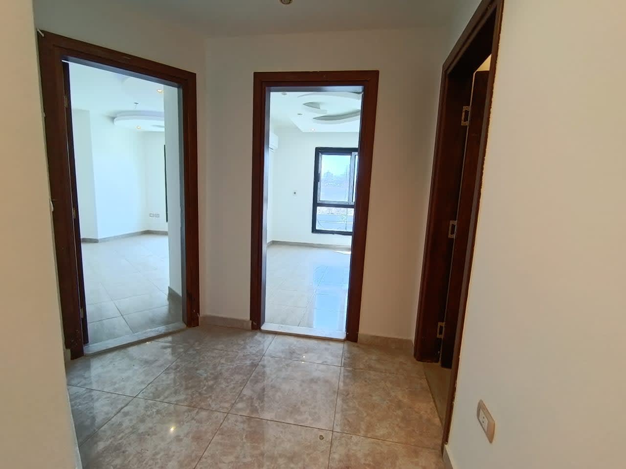 3 bedroom Office for rent in Zahraa El Maadi , Zahraa El Maadi - Image 2
