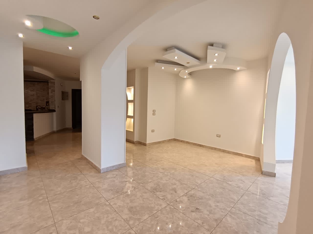 3 bedroom Office for rent in Zahraa El Maadi , Zahraa El Maadi - Image 3