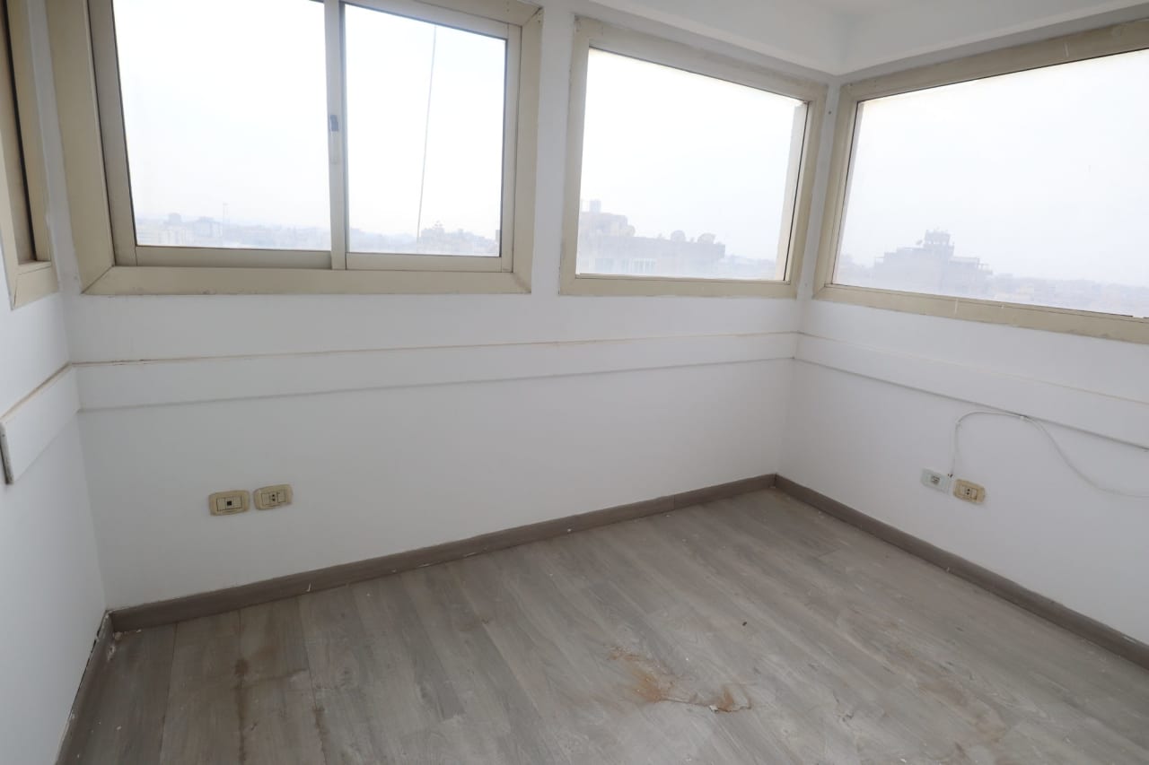 6 bedroom Office for rent in Zamalek , Cairo - Image 3