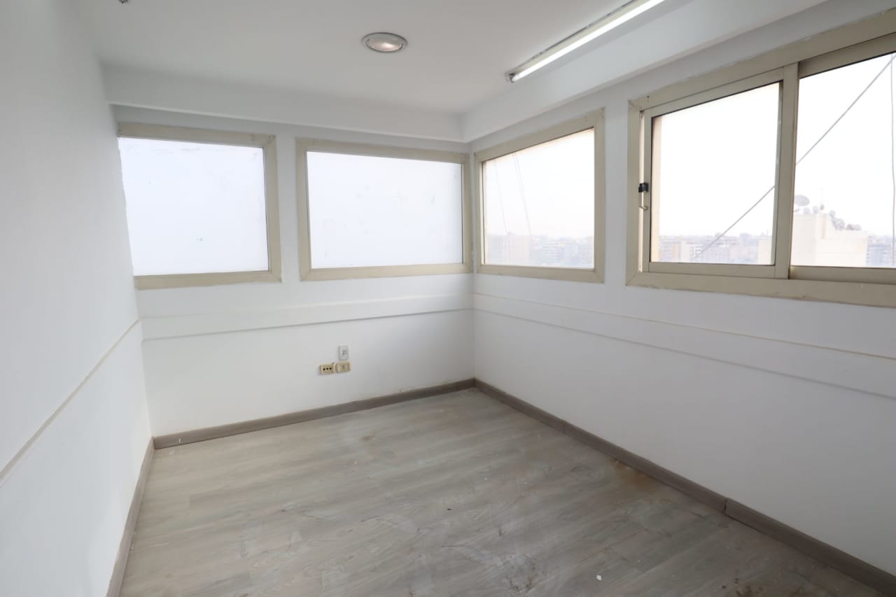 6 bedroom Office for rent in Zamalek , Cairo - Image 4