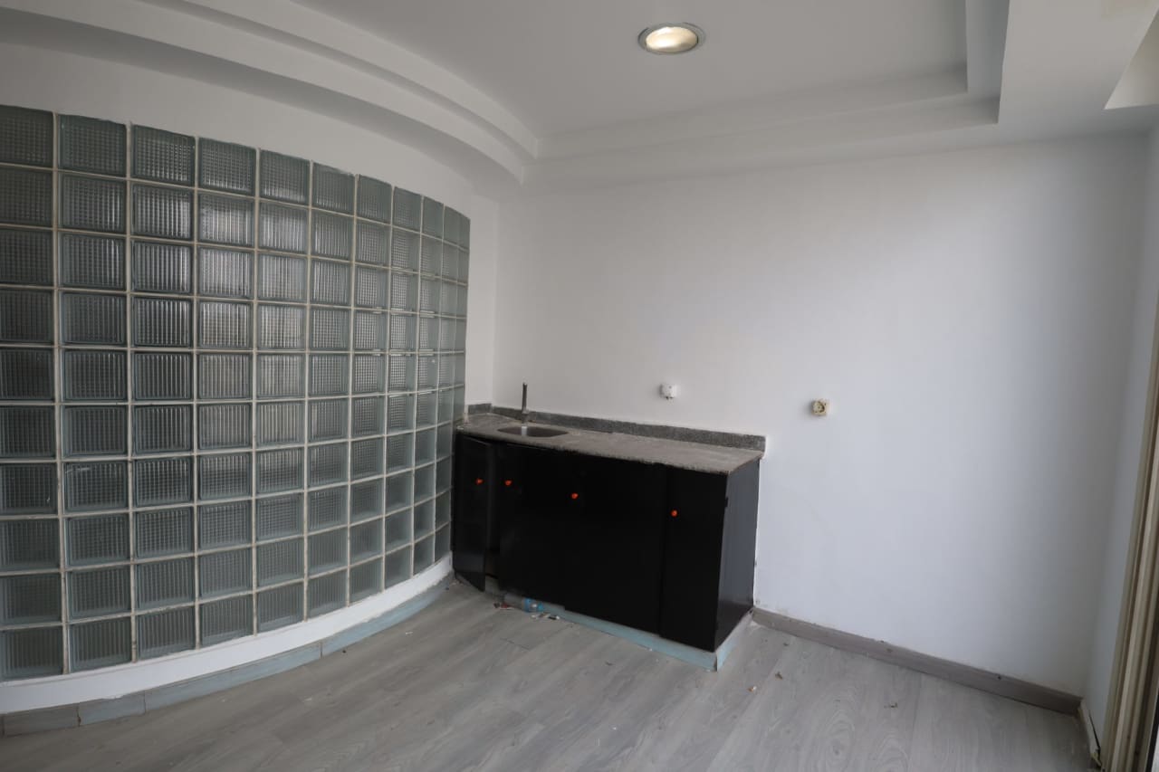 6 bedroom Office for rent in Zamalek , Cairo - Image 8