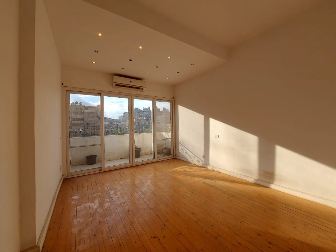 3 bedroom Office for rent in Zamalek , Cairo - Image 5