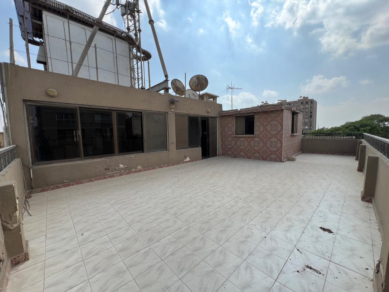 4 bedroom Penthouse for sale in Sarayat , Cairo - Image 5
