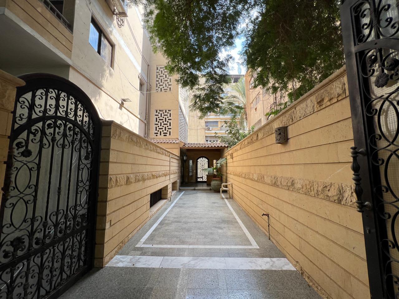4 bedroom Penthouse for sale in Sarayat , Cairo - Image 6