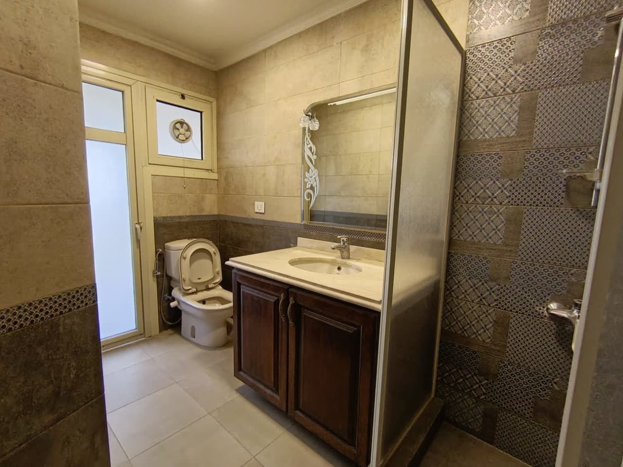 4 bedroom Office for rent in Maadi Corniche , Maadi - Image 11