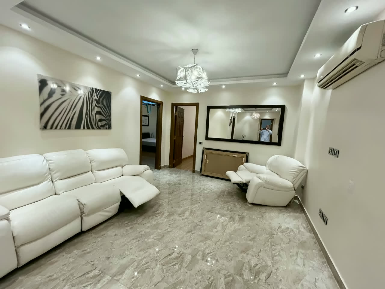 4BR Apartment with Pool & Garden Access in Prime Location