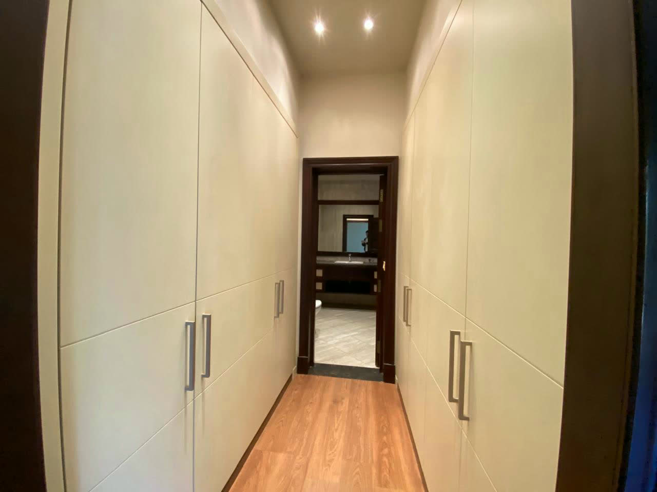 Office in Sarayat – Photo 11 Office for rent in Sarayat – photo 11 – 2200 m² | RE425