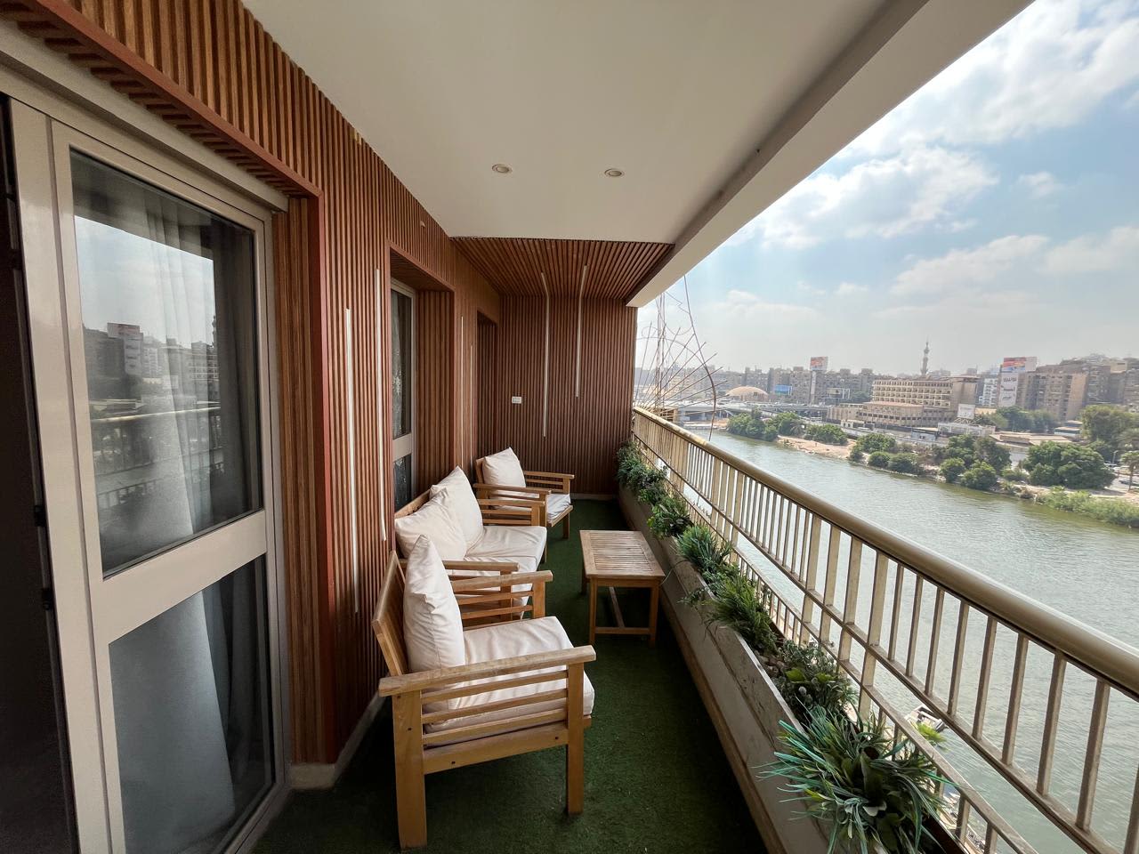 4-bedroom apartment for rent in Zamalek Corniche – photo 1 – 250 m² | T3800