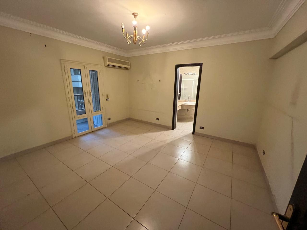 Office for rent in Sarayat – photo 2 – 250 m² | RE1686