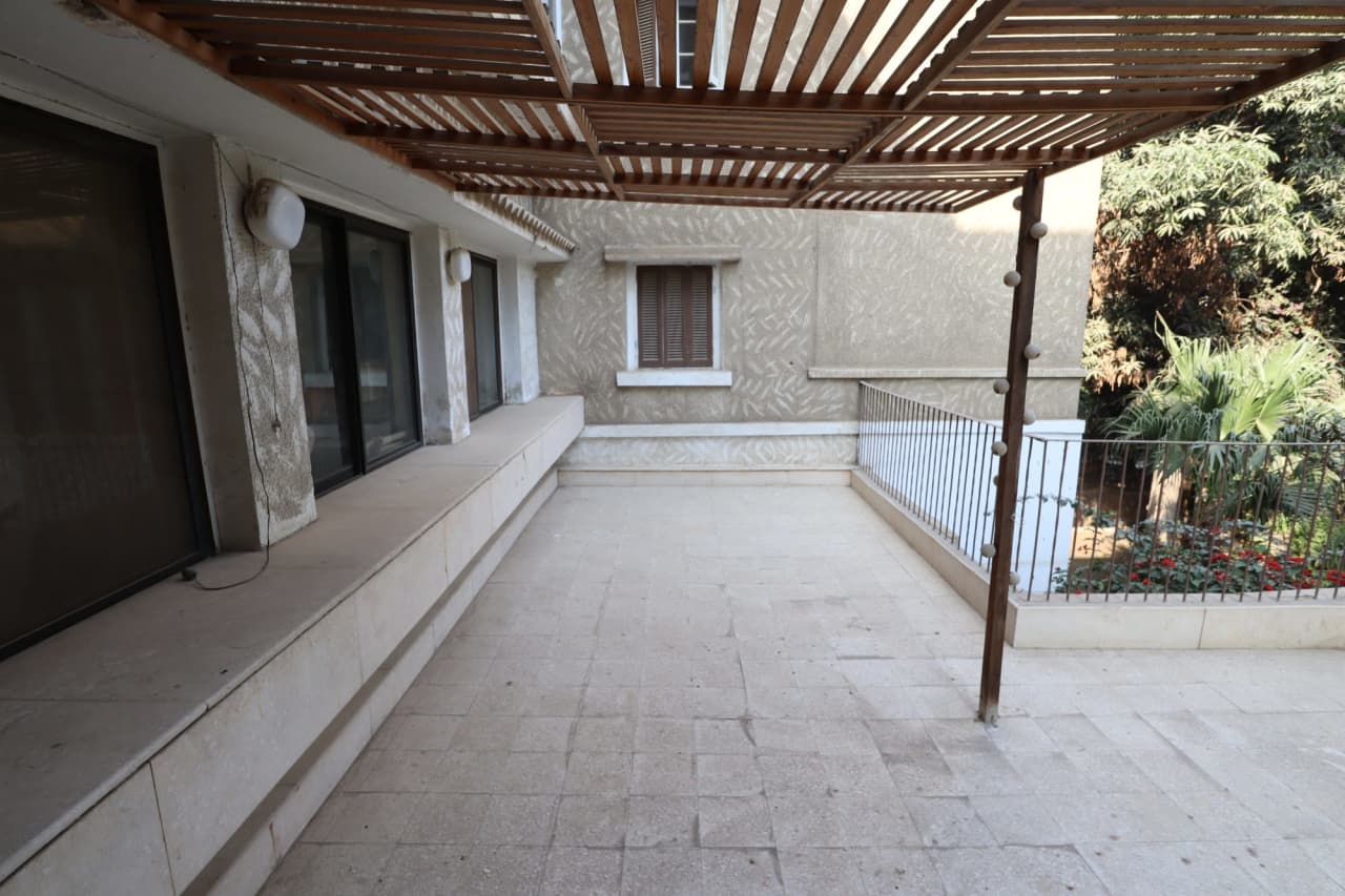 6-bedroom villa for rent in Sarayat – photo 1 – 400 m² | T931