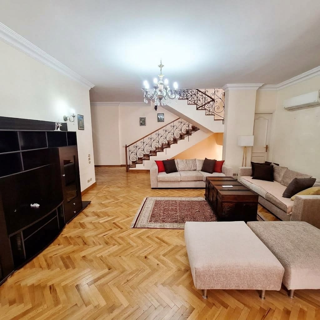 3-bedroom duplex for rent in Sarayat – photo 1 – 360 m² | T4278