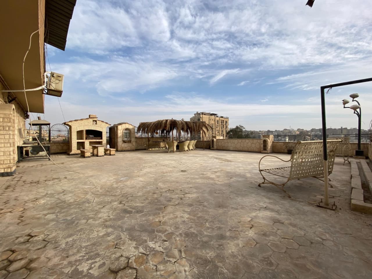 2-bedroom penthouse for rent – photo 1