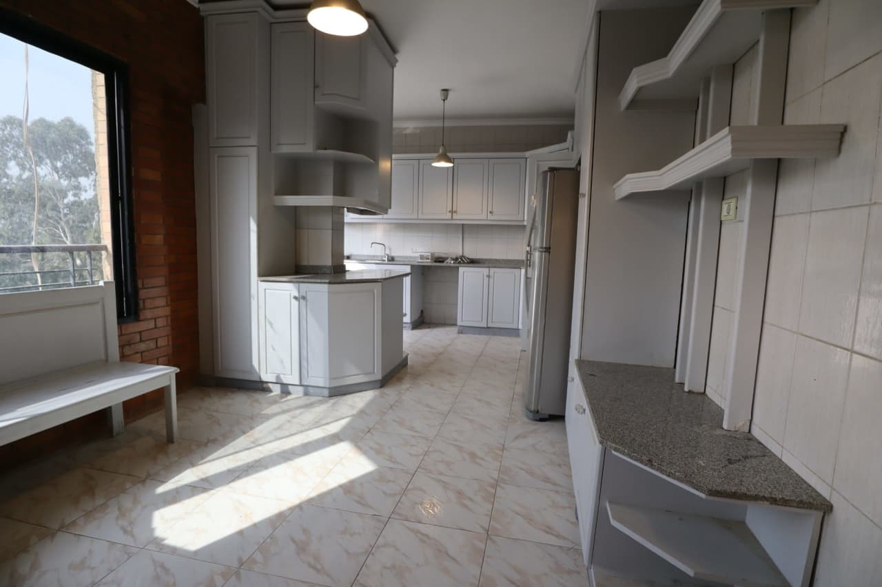 Penthouse for rent in Sarayat – photo 3 – 300 m² | T453