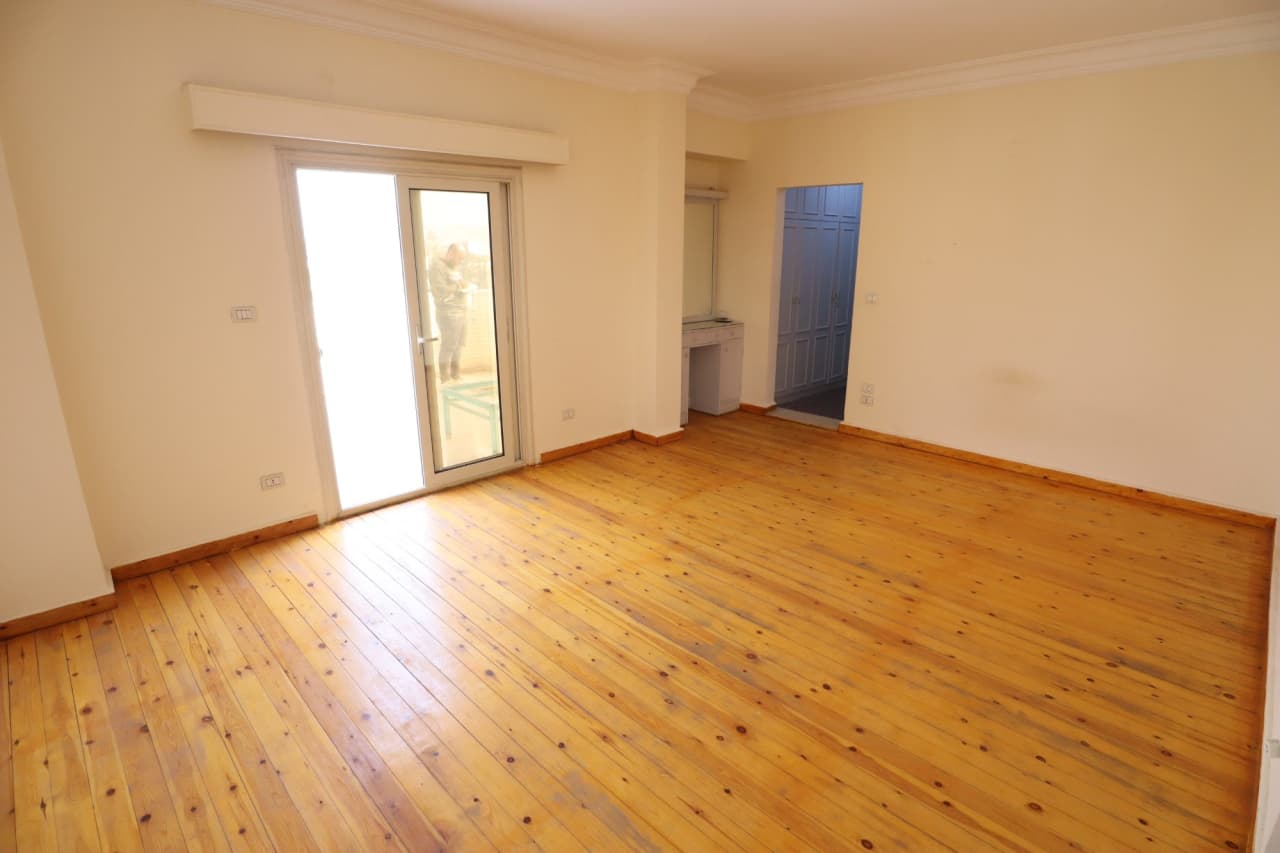 Penthouse for rent in Sarayat – photo 5 – 300 m² | T453