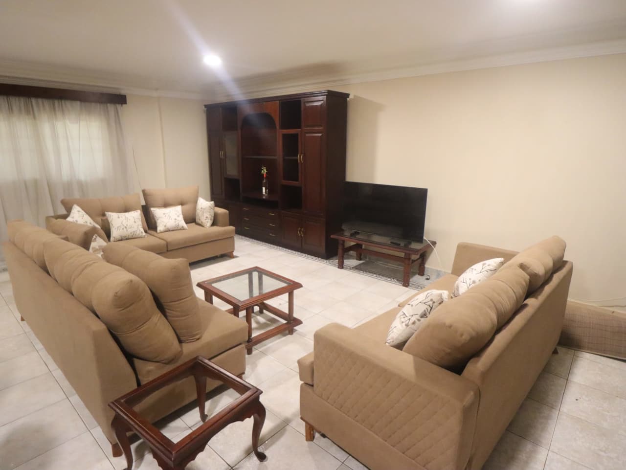 Ground Floor for rent in Sarayat – photo 2 – 250 m² | T1484