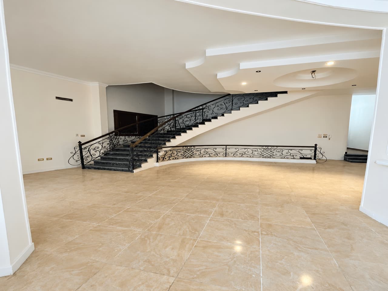 Office for rent in New Cairo – photo 5 – 400 m² | RE1757