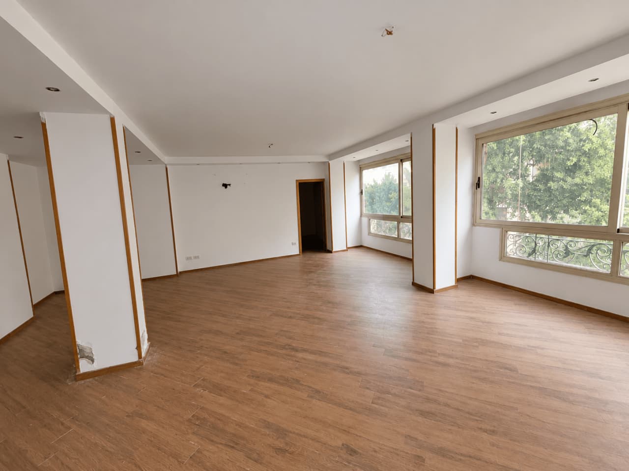 Office for rent in First Settlement – photo 7 – 350 m² | RE1775